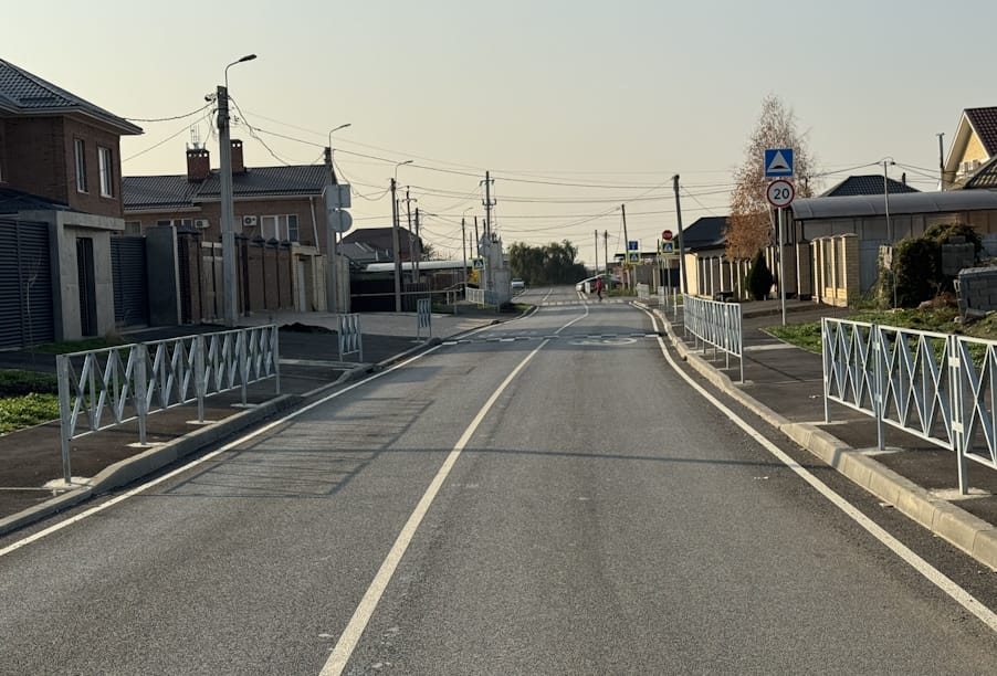 В Республике Адыгея заасфальтировали 0,5 км дороги по улице Калинина в поселке Яблоновском